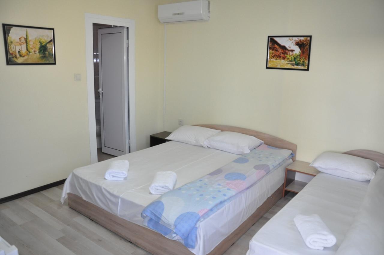 Guest Rooms Simona Opanets ภายนอก รูปภาพ